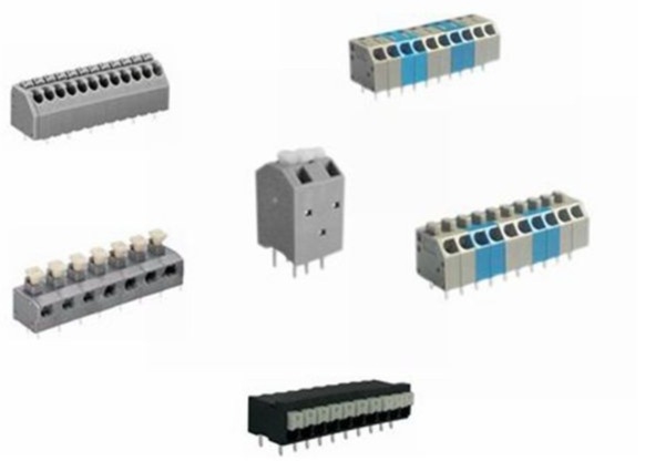 2P-28P Art Verteiler der Neigungs-3.50mm des Frühlings-300v 45 Grad-Draht-Einlass